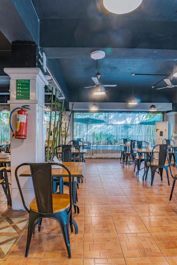 Hotel Athome , Whitefields, Kondapur Hyderabad Eksteriør billede