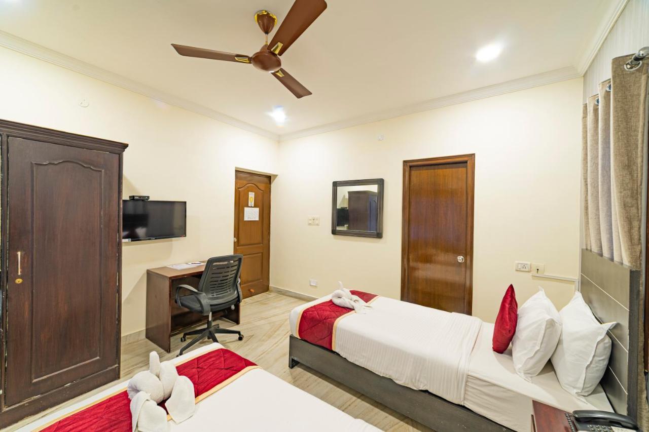 Hotel Athome , Whitefields, Kondapur Hyderabad Eksteriør billede