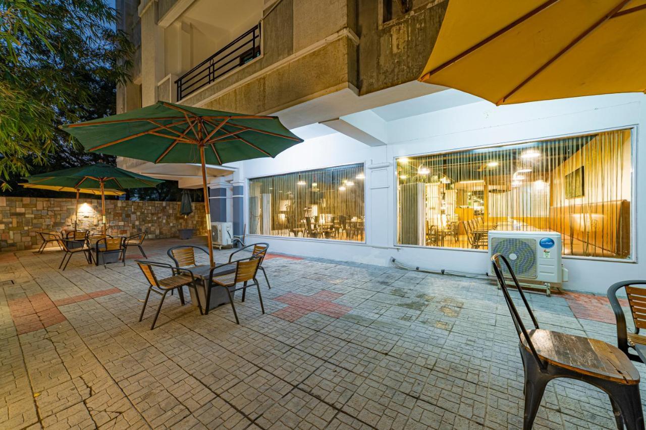 Hotel Athome , Whitefields, Kondapur Hyderabad Eksteriør billede