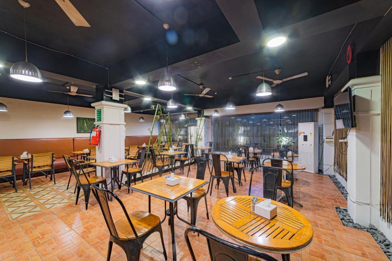 Hotel Athome , Whitefields, Kondapur Hyderabad Eksteriør billede